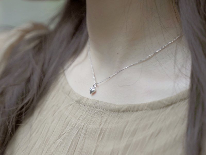 Devoted Classic 925 Sterling Silver Love White K Necklace with Velvet Box - สร้อยคอ - โลหะ สีเงิน