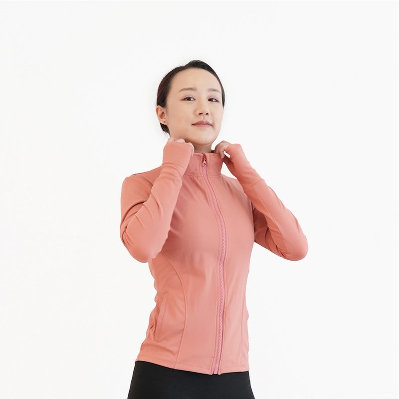【Mukasa】DURABLE 修身短版立領外套 - 楓紅 - MUK-23046 - 瑜珈服/瑜珈褲 - 其他材質 粉紅色