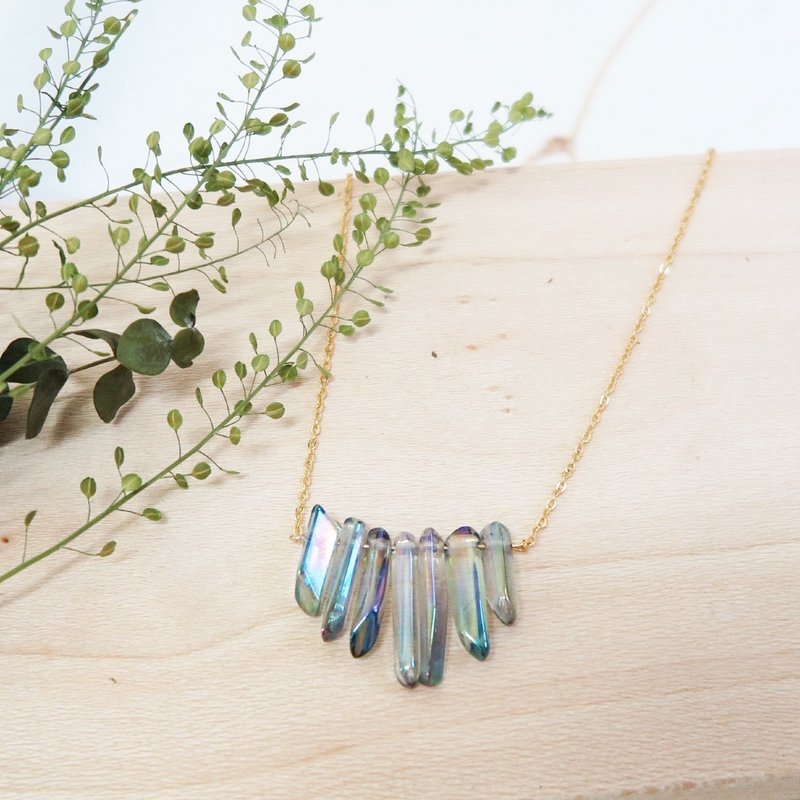 Summer Iridescent Blue Columnar Quartz Necklace - สร้อยติดคอ - เครื่องเพชรพลอย สีน้ำเงิน