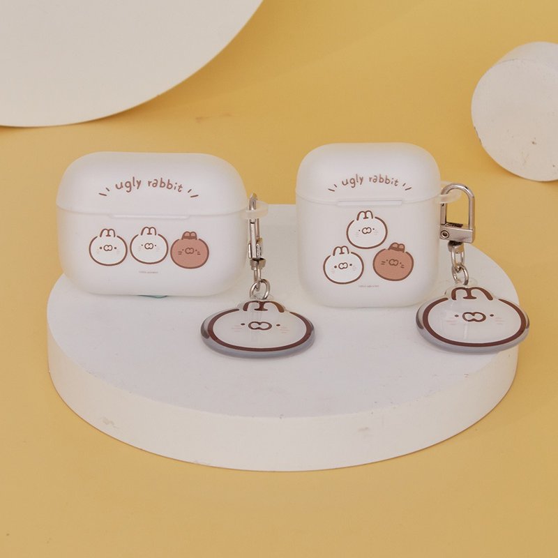 Ugly White Rabbit round shape matte Airpods protective case (comes with the same charm) - ที่เก็บหูฟัง - พลาสติก หลากหลายสี