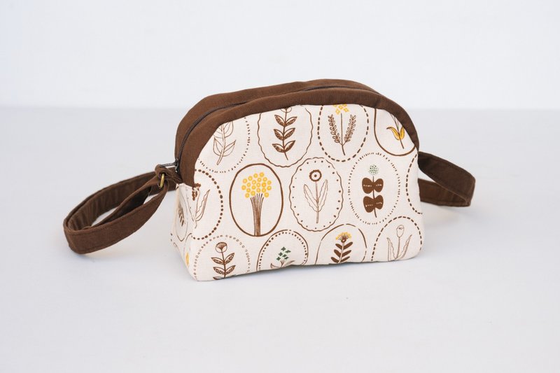 Botanical Girl Toast Crossbody Bag Straps Adjustable Length Select Customized Floral Cloth - กระเป๋าถือ - ผ้าฝ้าย/ผ้าลินิน หลากหลายสี