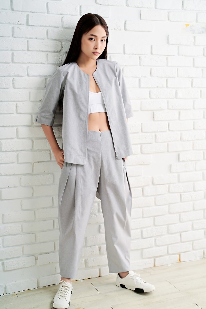 Top Wide Bottom Narrow Scratch Tapered Pants - Grey Stripe - กางเกงขายาว - ผ้าฝ้าย/ผ้าลินิน สีเทา
