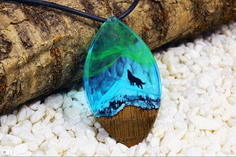 Northern Lights necklace with wolf, wood resin necklace mountain blue pendant - 項鍊 - 木頭 多色