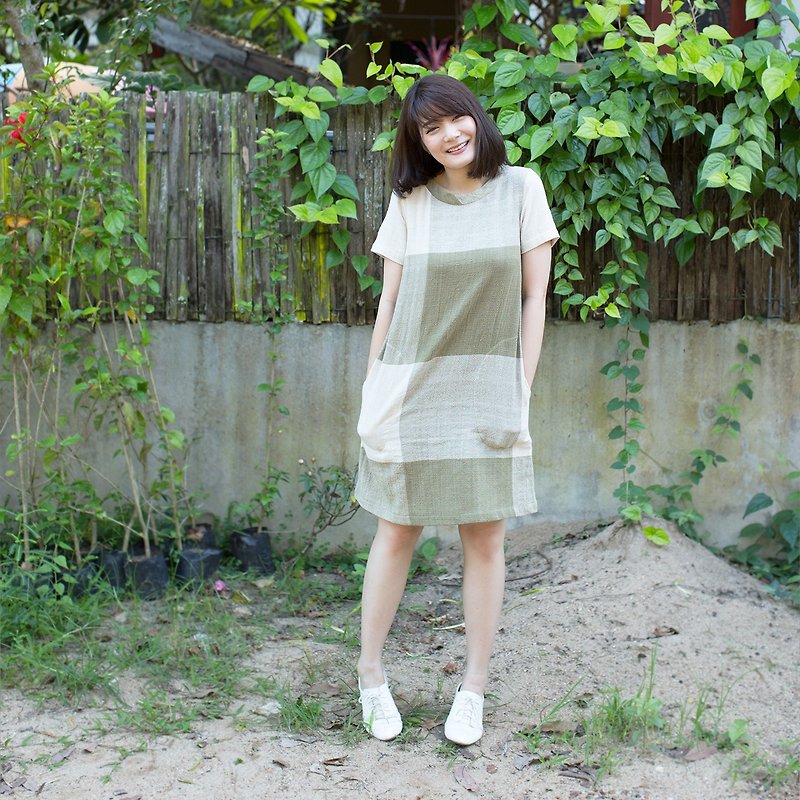 Zen Garden #5 / Green Plaid Round Neck Short Sleeve Knee Length Dresses  - ชุดเดรส - ผ้าฝ้าย/ผ้าลินิน สีเขียว