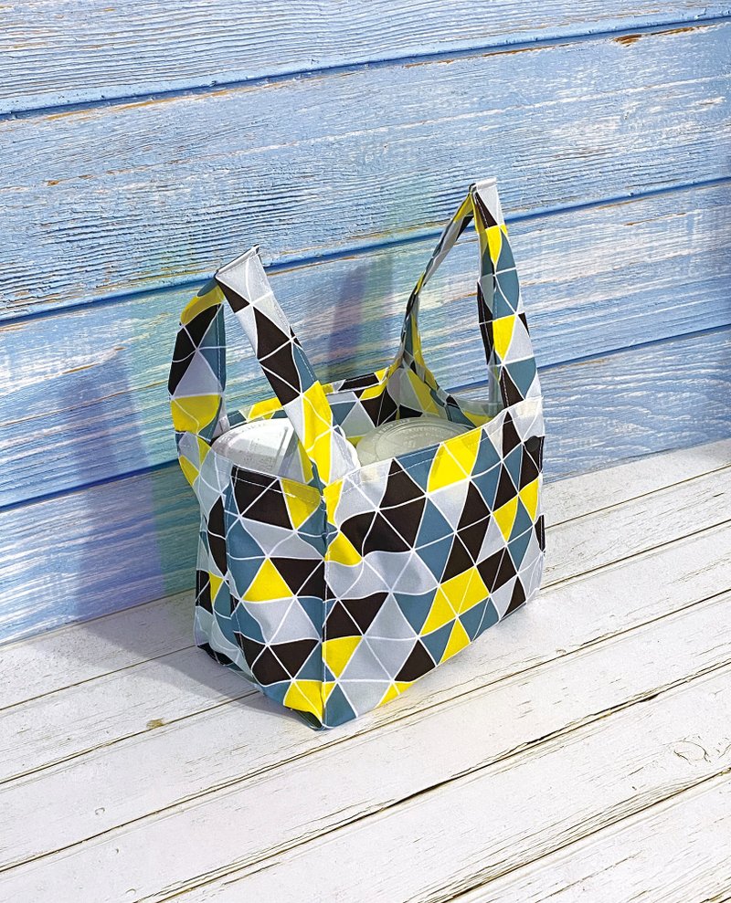 Can store breakfast/drinks/carry-on bags, yellow, blue and black triangle style - กระเป๋าถือ - วัสดุกันนำ้ สีเหลือง