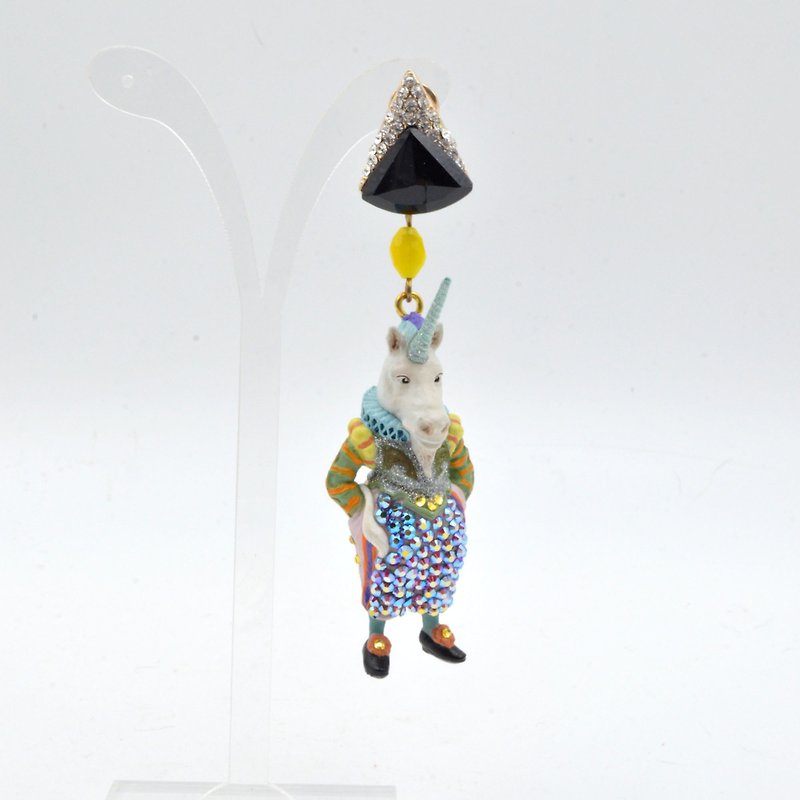 Limited three-dimensional Alice Ma Wan horn earrings decorated Swarovski Stone Swarovski Alice - ต่างหู - วัสดุอื่นๆ หลากหลายสี