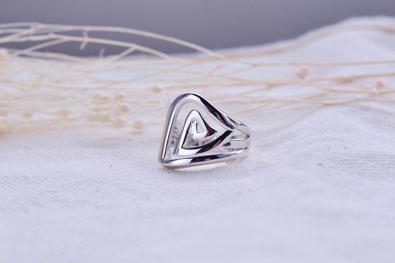 Geometric Totem Badge│925 Sterling Silver Handmade Ring - แหวนทั่วไป - เงินแท้ สีเงิน
