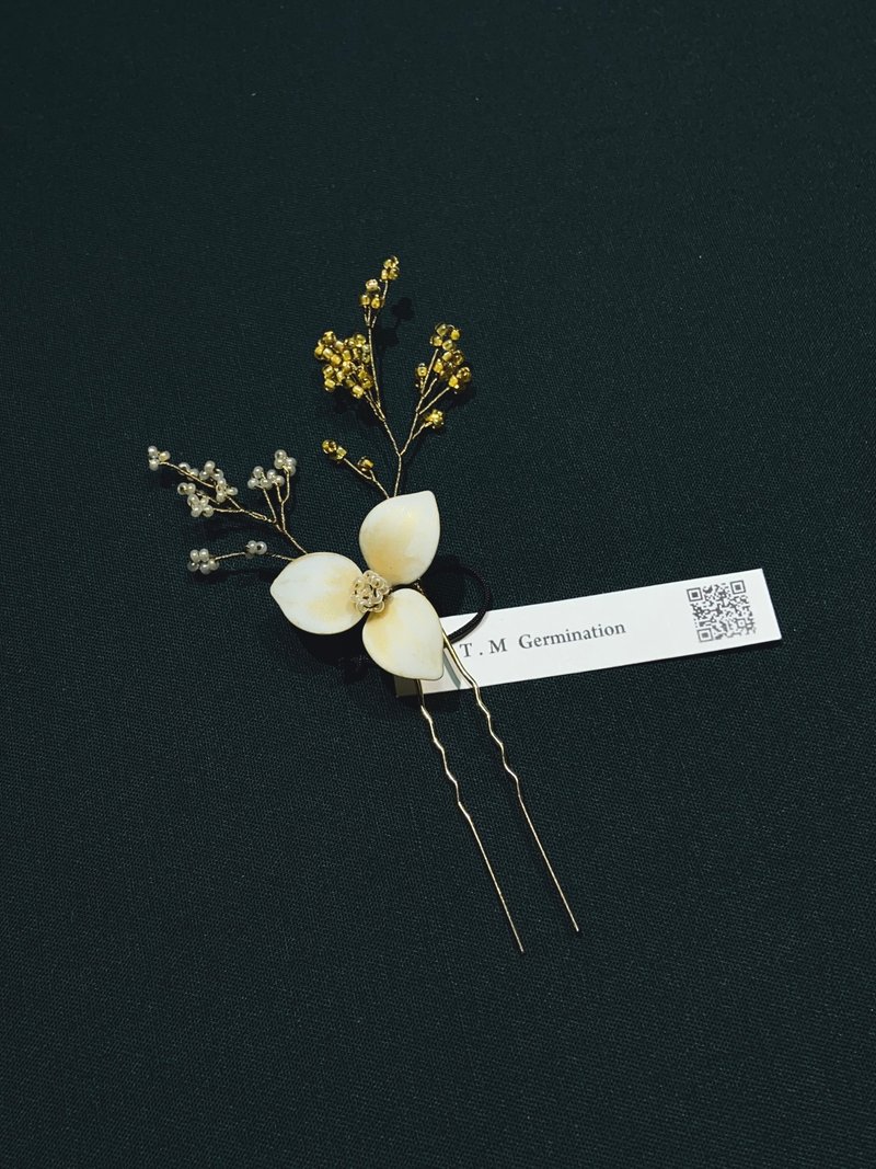 Three-petal flower handmade Bronze hair fork, crystal flower hair fork, decorative fork, hair accessories - Hair Accessories - Resin Gold