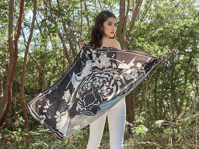 Majesty in Mono - Mono Tiger Printed Silk Innity Large Scarf - Scarves - Polyester Black