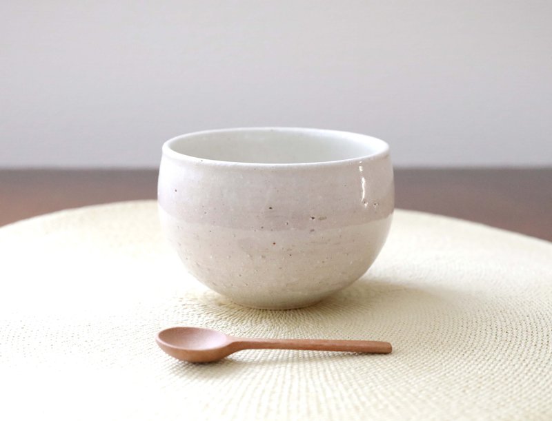 淡いピンク色のカフェオレボウル / お抹茶やスープなどにも / On sale - 其他杯子 - 陶 白色