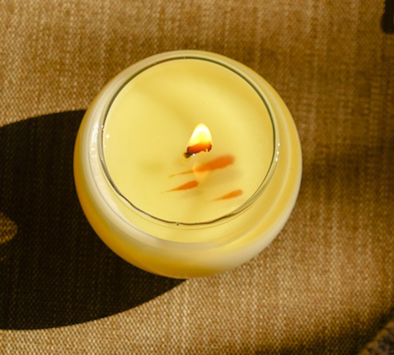 물품소Handmade/Lucky Goldfish Natural Soy Scented Candle- Lavender Birthday Gift New Wedding - Fragrances - Wax White