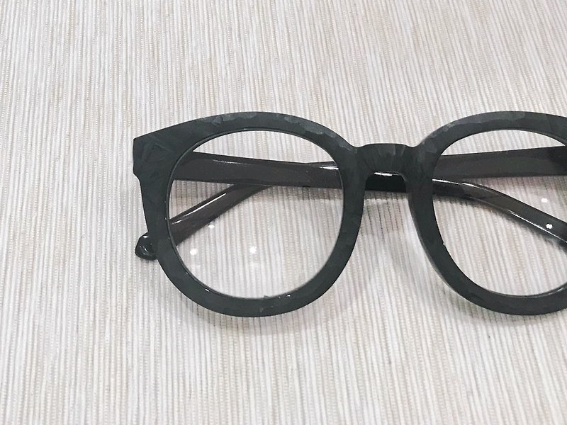 (無型號)Black Round Oval Shape eyeglasses frame eyewear Handmade in Japan - Glasses & Frames - Other Materials Black