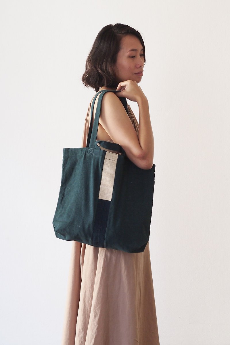 Minimal Style Tote Bag – Deep Blue Grey with Dark Blue and Natural Hemp Strip - 其他 - 棉．麻 藍色