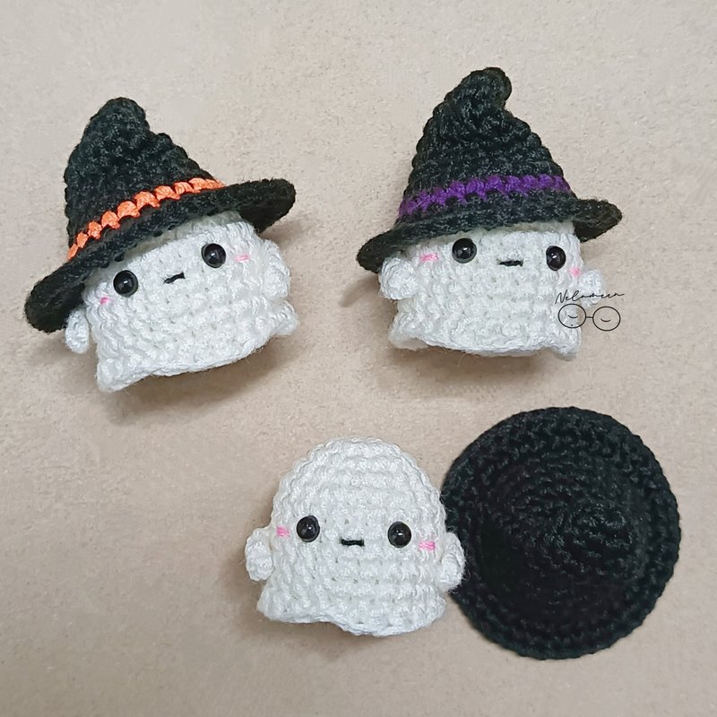 Halloween Ghost Crochet Amigurumi keychain - 吊飾/掛飾 - 其他材質 白色