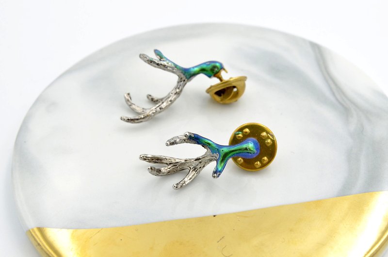 Silver Antlers Brooch Symphony Teal Metallic Color Pin Heart Mouth Pin Colorful - เข็มกลัด - โลหะ สีเงิน