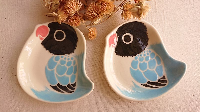 Hey! Bird friends! Black-headed blue peony parrot-shaped dish - จานเล็ก - เครื่องลายคราม สีน้ำเงิน