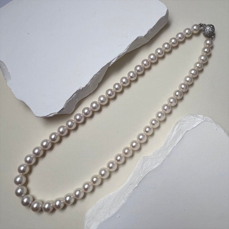 Classic Elegance Pearl Necklace - สร้อยคอ - ไข่มุก ขาว