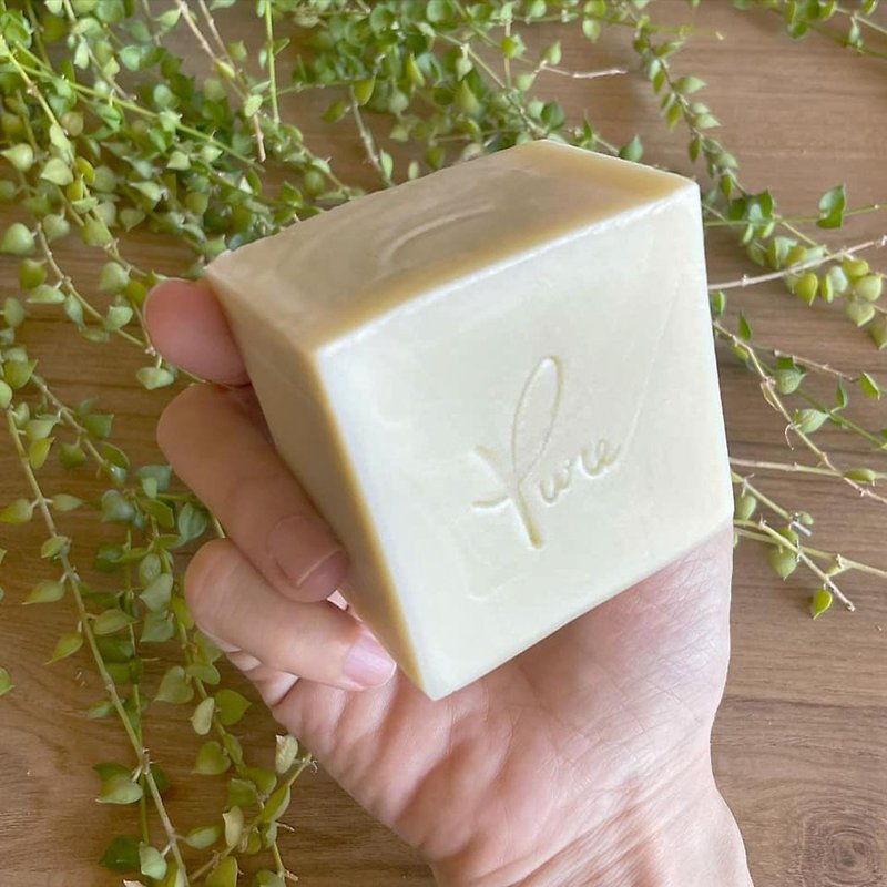 Pure純粹手工皂-橄欖蜂蜜馬賽皂(200g) - 肥皂/手工皂 - 植物．花 橘色