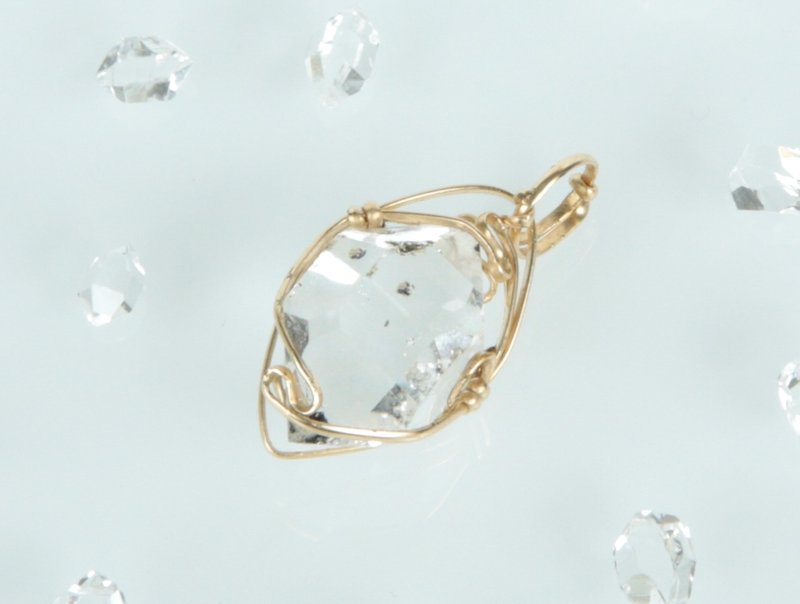 Edith & Jaz • 美國閃靈鑽手繞吊墜 (金色) G9 - 項鍊 - 半寶石 透明