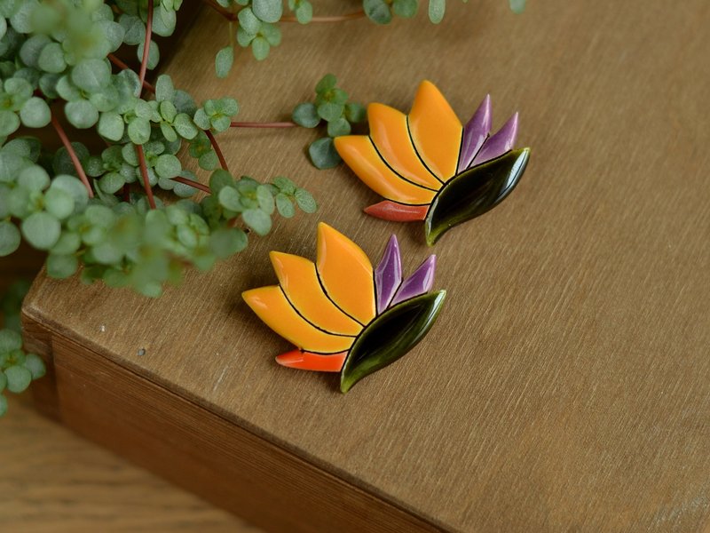 Strelizia tropical flower pin - 胸針 - 陶 橘色