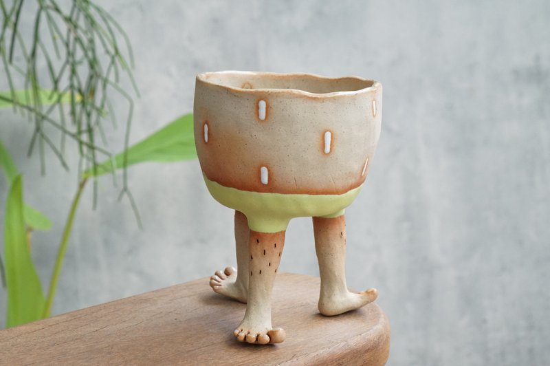 3 legged plant pot ,legged standing plant pot, succulent pot, pinch pot, ceramic - 花瓶/花器 - 陶 綠色