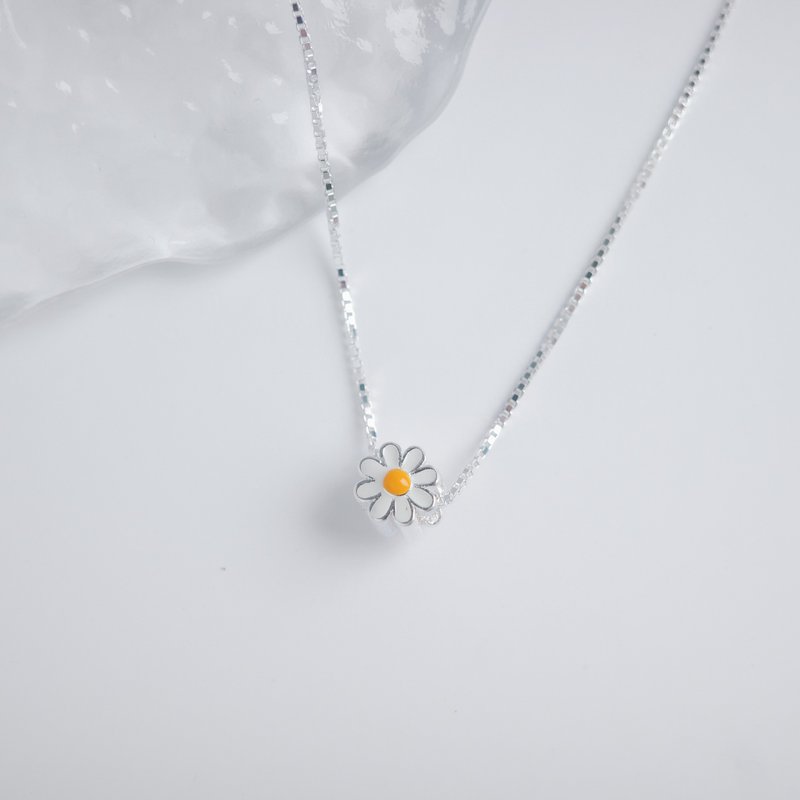 925 sterling silver mini daisy necklace small flower clavicle chain free gift box packaging birthday gift recommendation - สร้อยคอ - เงินแท้ สีเงิน