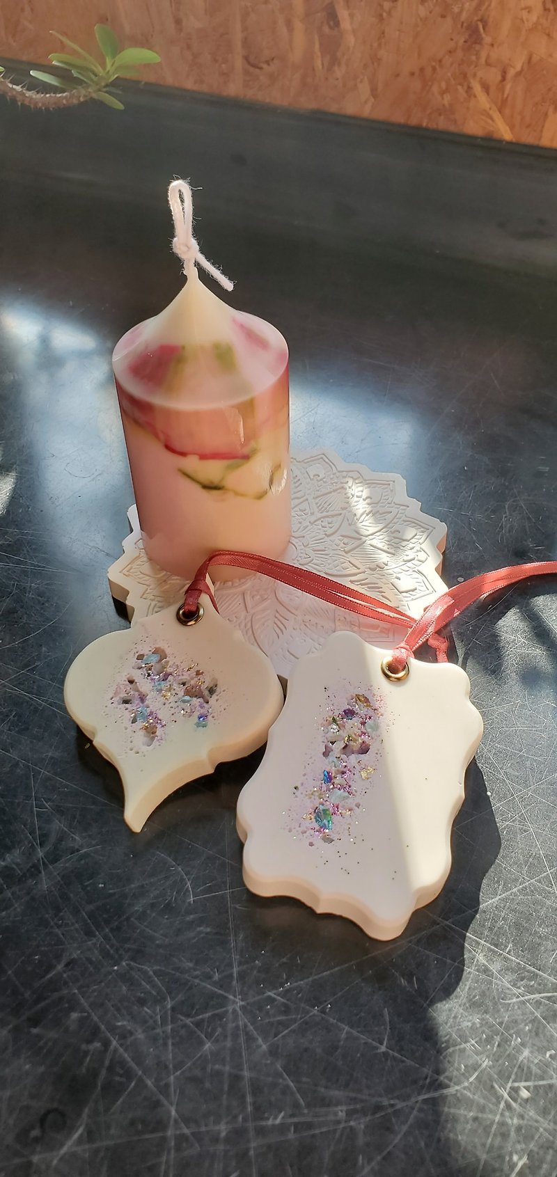 Homemade plaster Christmas ornaments and marble candles workshop - Indoor/Outdoor Recreation - Wax 
