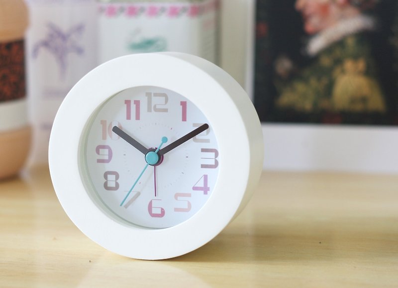 White Round wood frame Alarm Clock- Light Pleasure - นาฬิกา - ไม้ 