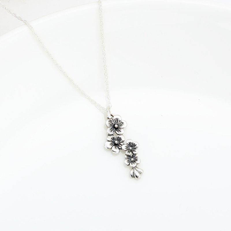 【Angel & Me】Sakura s925 sterling silver necklace Birthday Valentine Day gift - Necklaces - Sterling Silver Silver