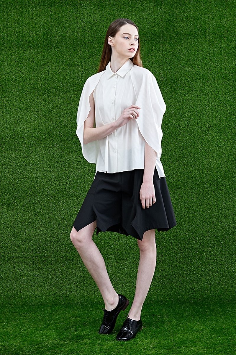 【Seasonal Sale】White Multi-Wrap Cape Shirt - เสื้อเชิ้ตผู้หญิง - ผ้าฝ้าย/ผ้าลินิน ขาว