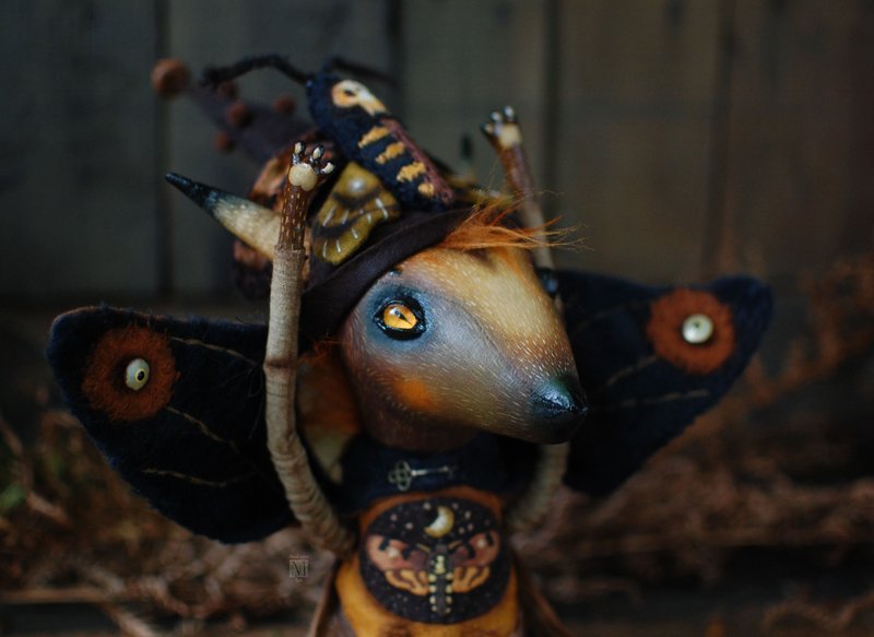 Fantasy collectible sculpture, textile doll Wolf Hawk Moth Death's Head - 公仔/玩偶 - 其他材質 