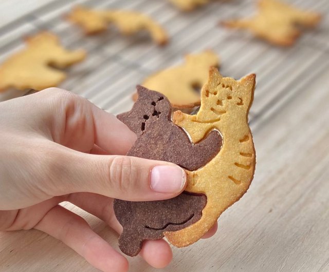 クッキークリーム仔猫 ぬいぐるみ 海外作家様 ハンドメイド ロリィタ 部屋飾り ⚮ . クリーム猫ちゃんのバッグはリスさん𓂃🐿️ . . この子も