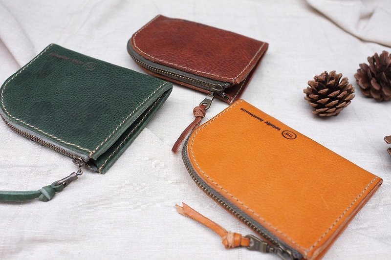 With three leather purse <chestnut brown> Coin / banknote / card once housed - Coin Purses - Genuine Leather Brown