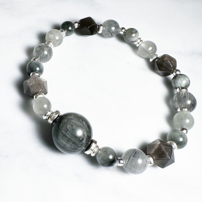 Cumulonimbus gray tone - gray blue rabbit hair crystal. Eagle eye Stone. Silver obsidian - sterling silver design bracelet - Bracelets - Crystal Gray