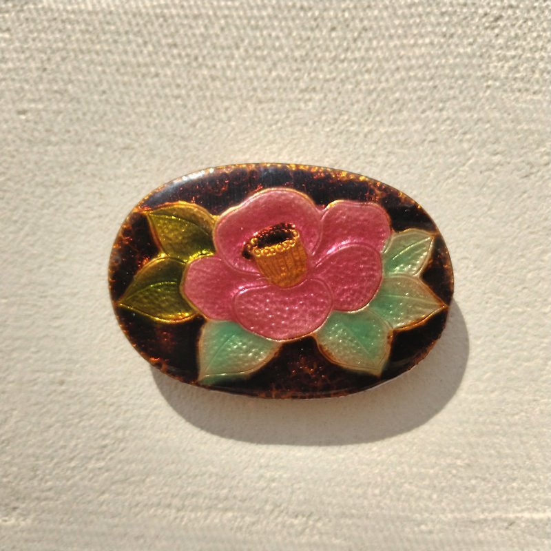 Japanese traditional crafts, cloisonné enamel brooch, camellia, luxury gift - Brooches - Enamel Red