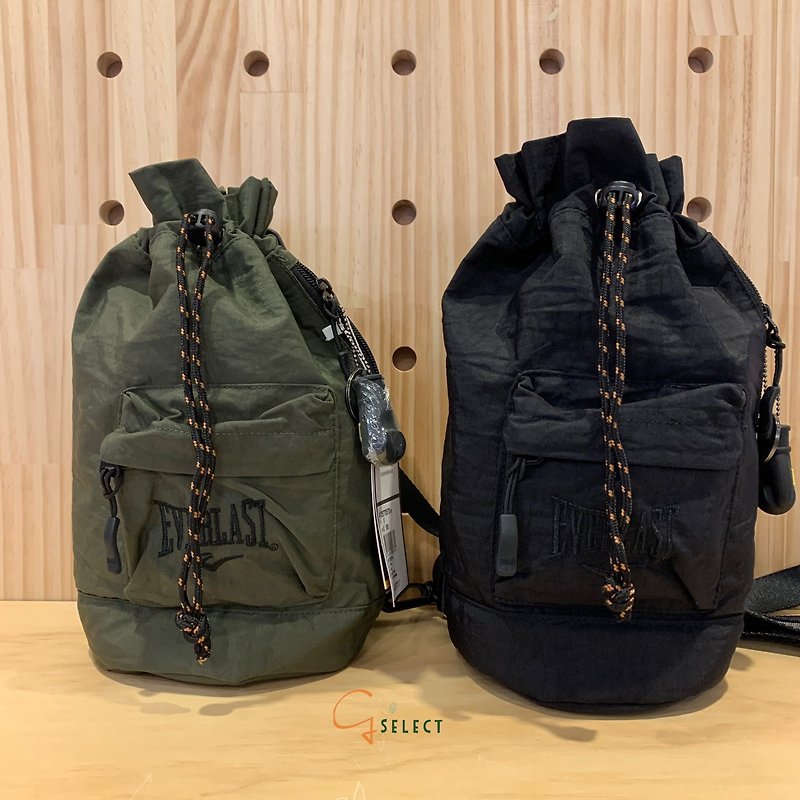 【EVERLAST】 Bezel bag, shoulder bag, shoulder bag, backpack, two colors to choose from - กระเป๋าหูรูด - วัสดุอื่นๆ 
