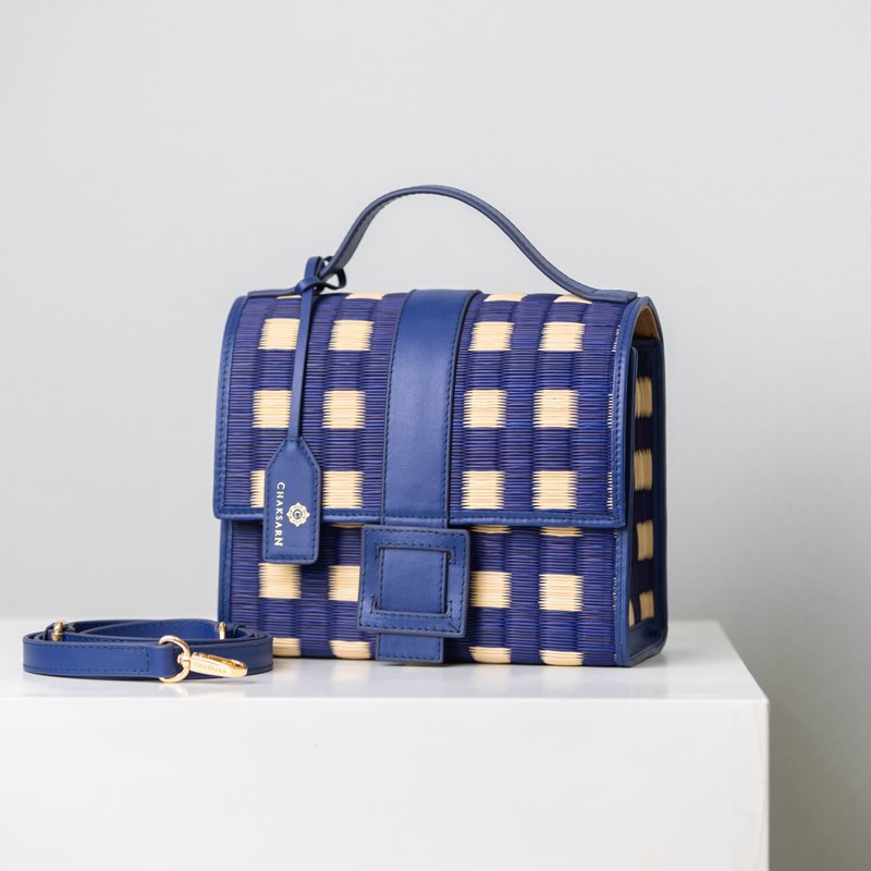 Woven Straw Summer Crossbody Bag in Blue Color Handbag - 手提包/手提袋 - 真皮 藍色