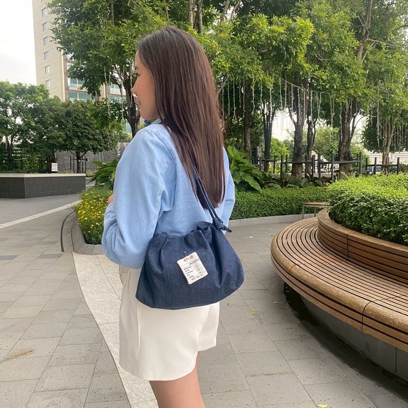 Wyllabrand Medium Roasted Gyoza bag - 手提包/手提袋 - 其他材質 藍色