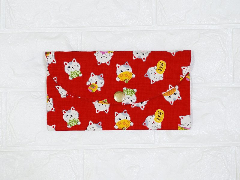 Play cloth hand made. Cute Lucky Cat (Red) Red Bag Passbook Passport Storage Bag - กระเป๋าสตางค์ - ผ้าฝ้าย/ผ้าลินิน สีแดง