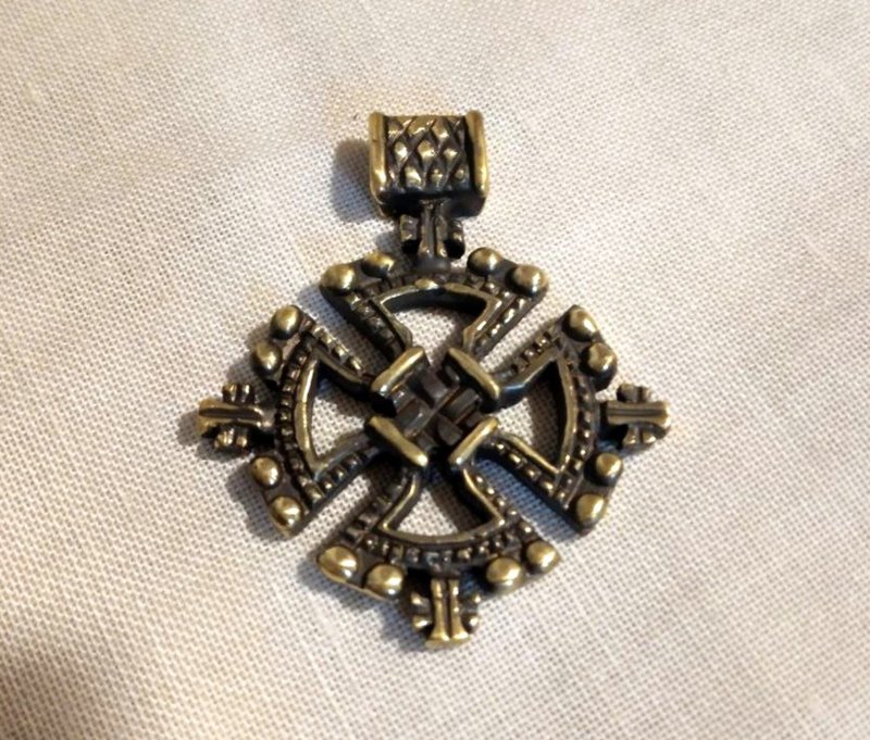 Canterbury brass cross pendant,Canterbury brass Cross charm, Ukraine jewelry - 吊飾/掛飾 - 銅/黃銅 金色