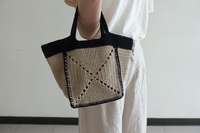 Square handbag/handmade/bag/woven bag - กระเป๋าถือ - ผ้าฝ้าย/ผ้าลินิน 