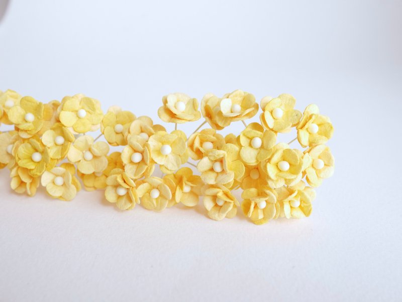 paper flower, supplies, 100 pcs. Canadian anemone, size 1.5 cm., yellow color - 其他 - 紙 黃色