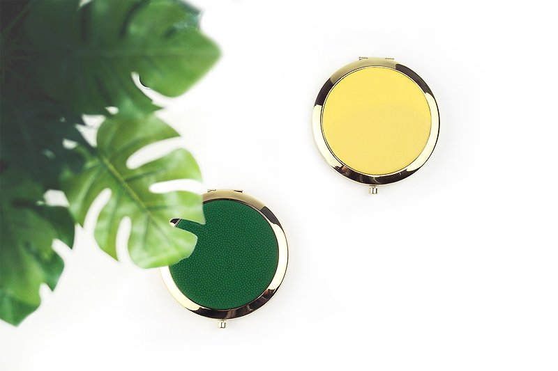 Minimalist Compact Mirror, Gold Pocket Mirror , Folded Mirror for Purse - Makeup Brushes - Other Metals Gold