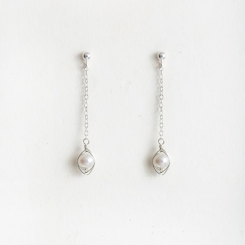 小宇宙 | 小珍珠 純銀耳環 - 耳環/耳夾 - 寶石 白色