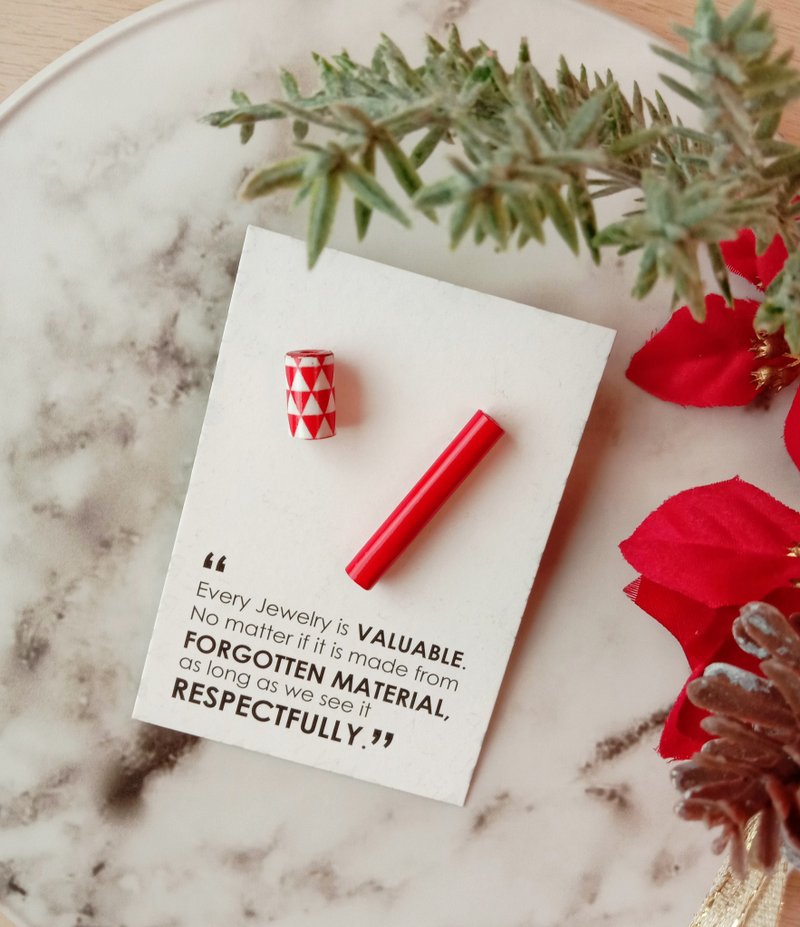 耳環_繽紛色_PICCOLO_鼓珠L+鼓珠M_不對稱設計 - 耳環/耳夾/耳骨夾 - 紙 紅色