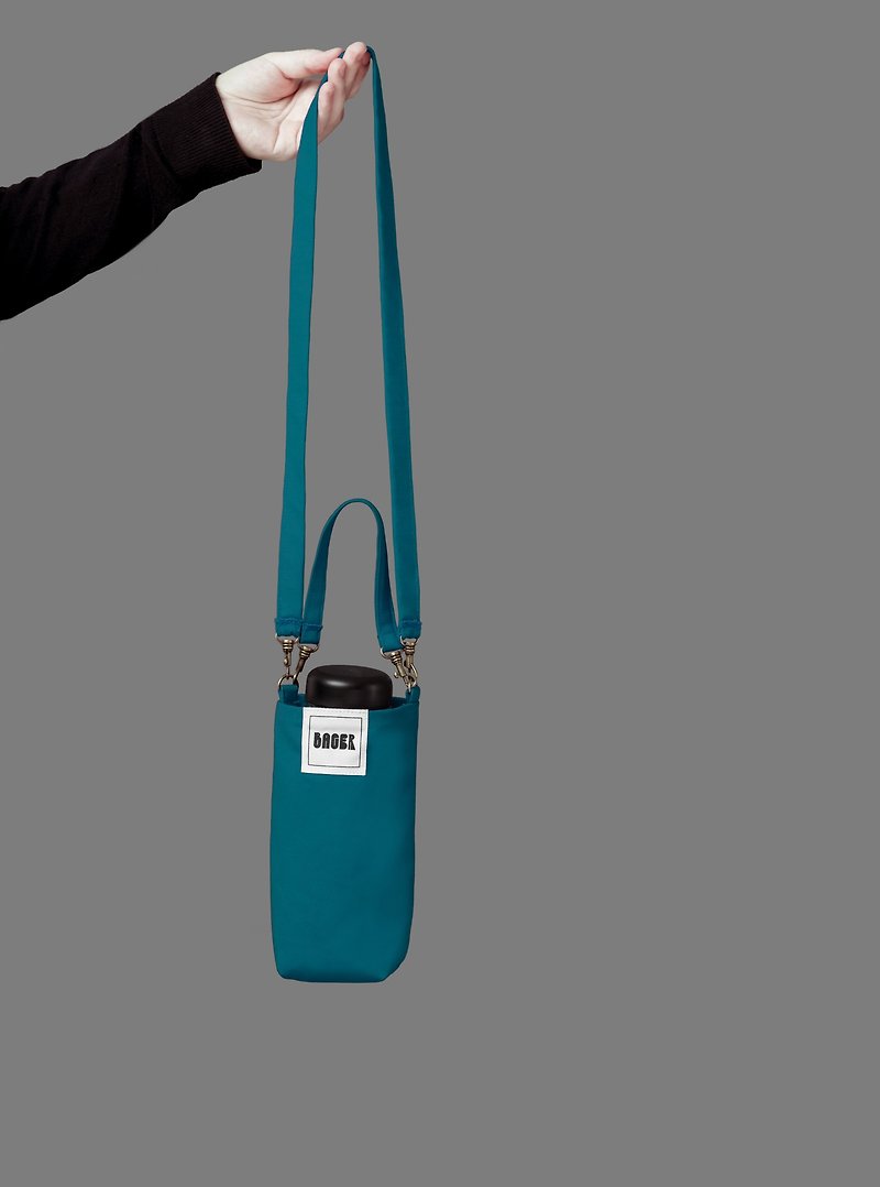 Universal environmentally friendly beverage bag detachable long strap with oblique shoulder carrying dark blue - Handbags & Totes - Cotton & Hemp Blue