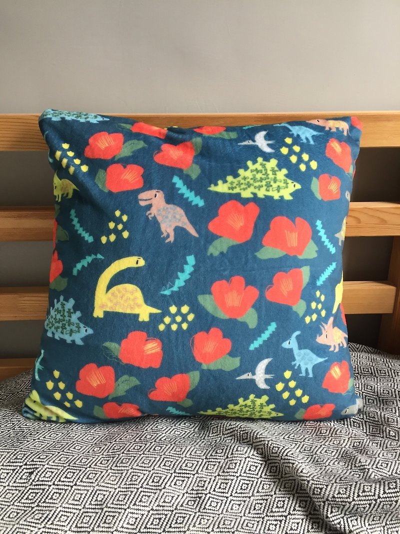 Dinosaur and Camellia Pillow Fluff Pillow - with Pillow - หมอน - เส้นใยสังเคราะห์ สีเขียว
