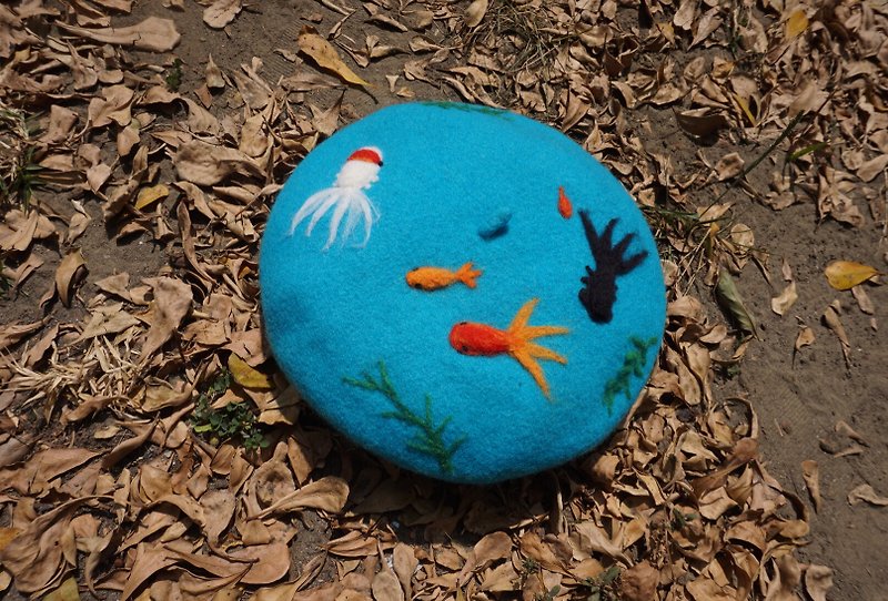 tuu ro chan lake-goldfish beret/wool products - Hats & Caps - Wool Blue