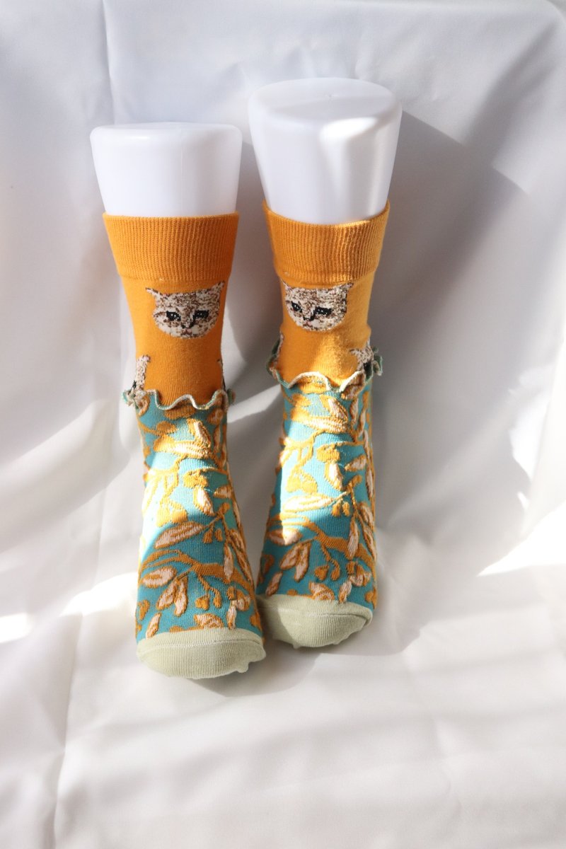 Orange x Green Cat Colorful Mellow Socks Flashy Socks Unique 22.5-25 Women's Socks - ถุงเท้า - วัสดุอื่นๆ สีส้ม