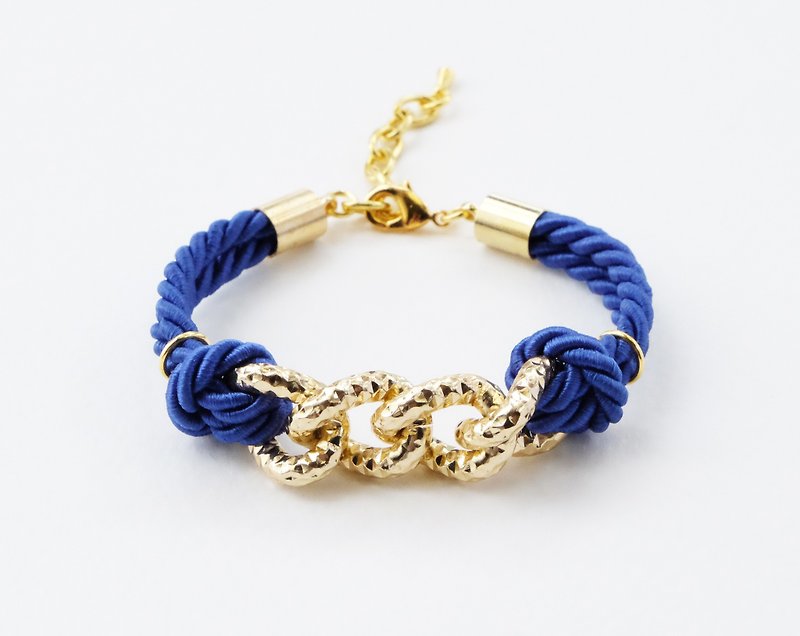Gold chain & deep blue cord bracelet - สร้อยข้อมือ - วัสดุอื่นๆ สีน้ำเงิน